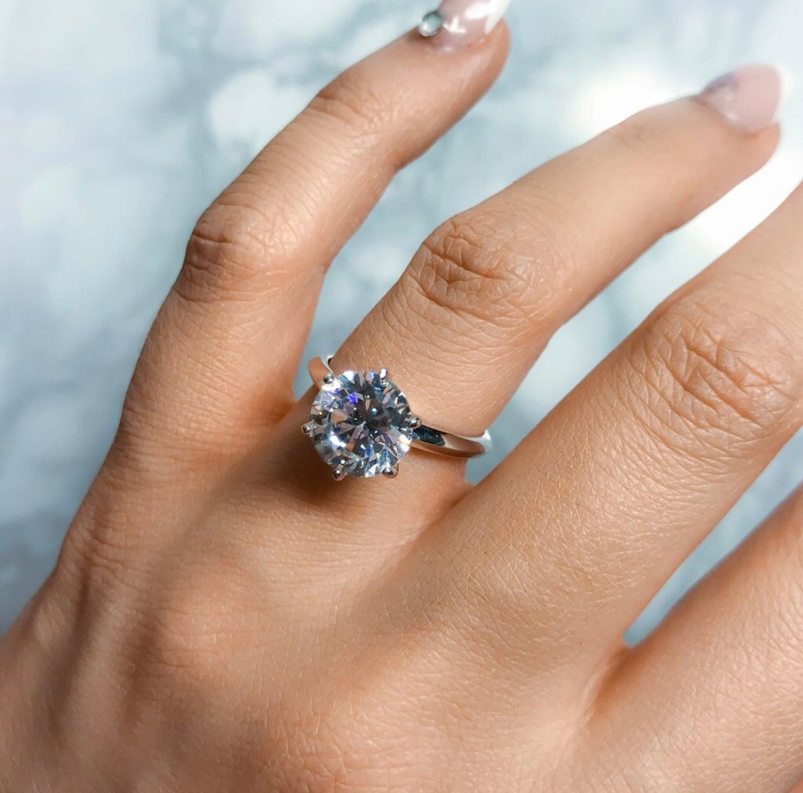 A glittery Diamond Dream silver Ring Set