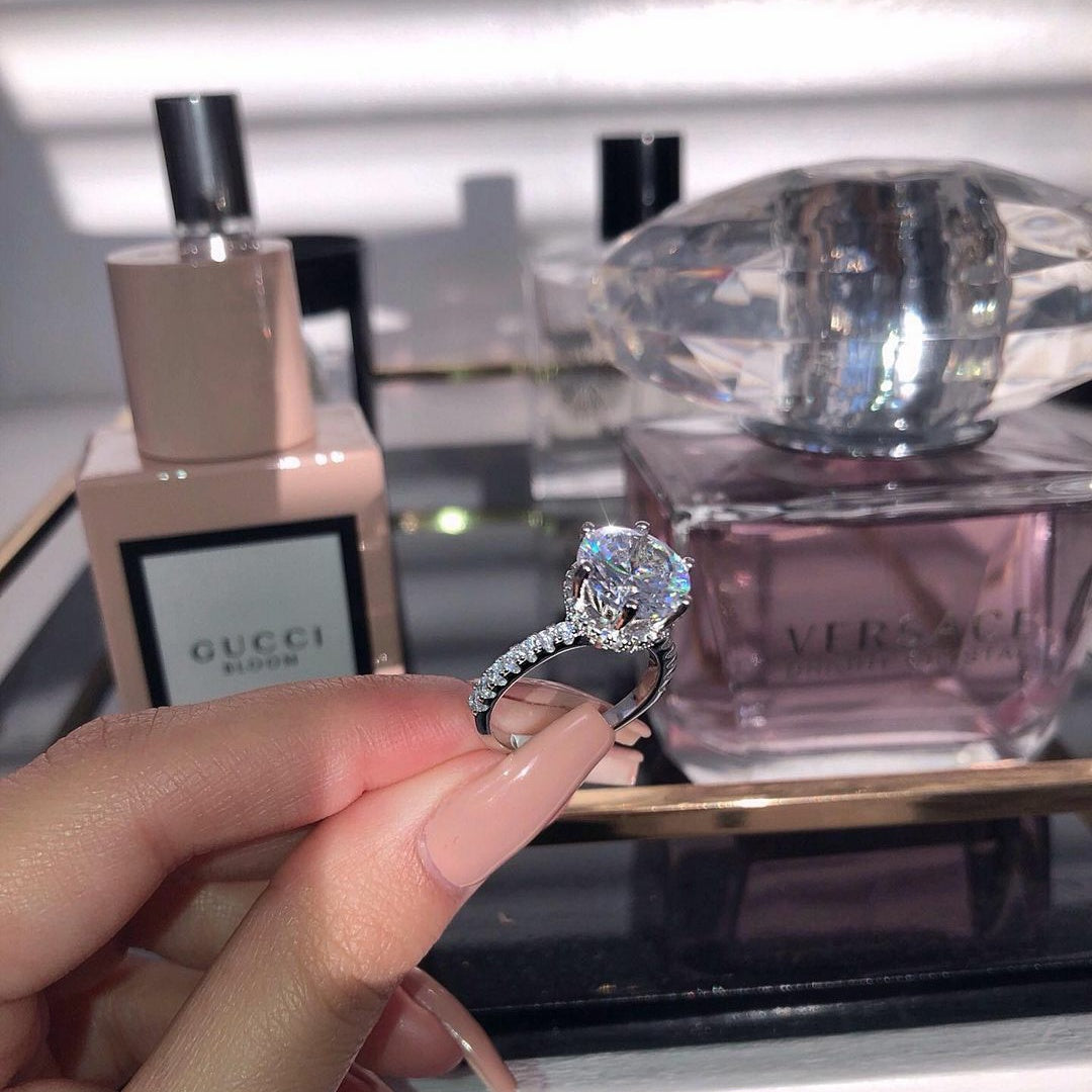 Luxury Prettiest Amore Solitaire Silver Ring