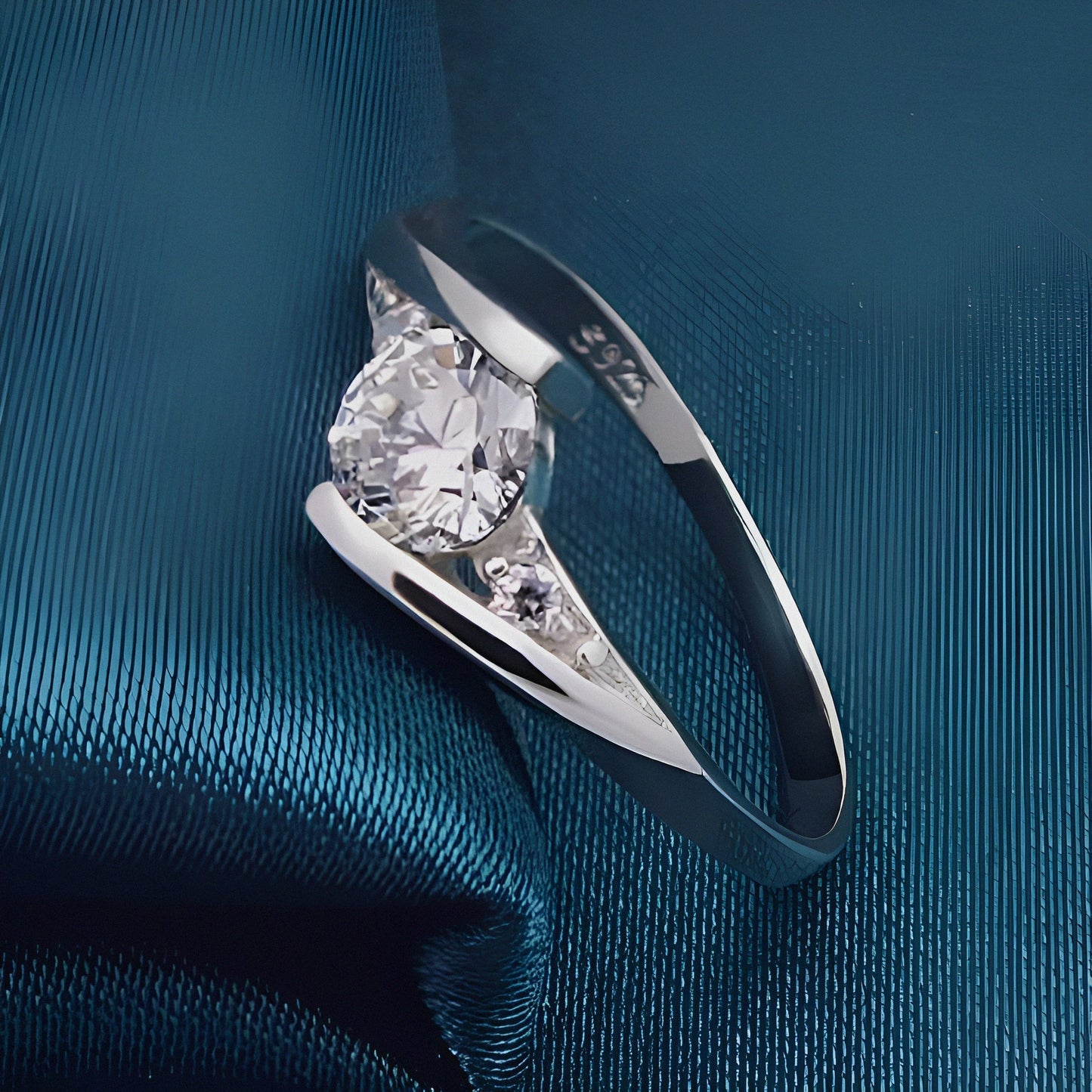 Scarlet Imperial Diamond Silver Ring