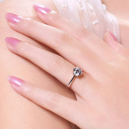 Attractive Crystal Diamond Silver Ring