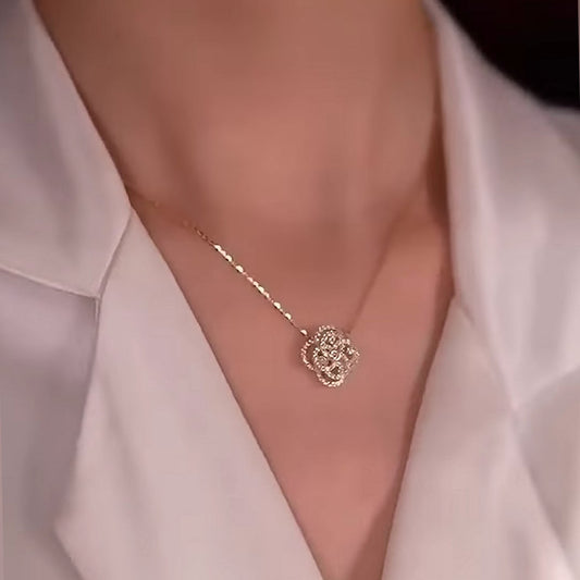 Luxury Shiny Rotating Flower Clover Silver Necklace