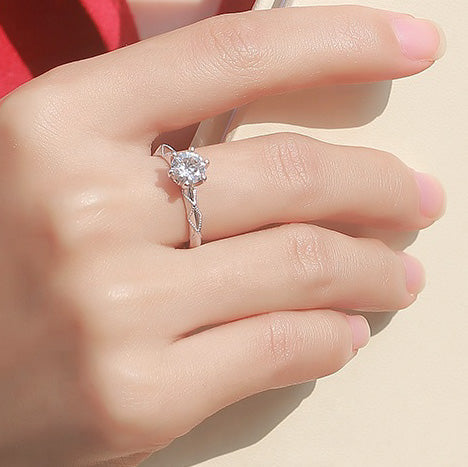 Berlin Solitaire Moissanite Dainty Silver Ring