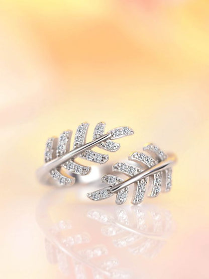 Lustrous Leaf Zircon Diamond Silver Ring