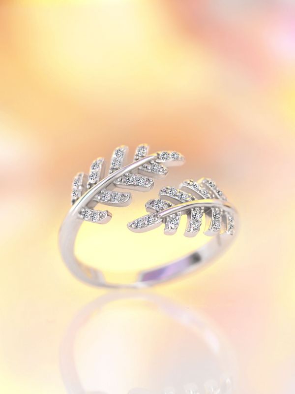 Lustrous Leaf Zircon Diamond Silver Ring