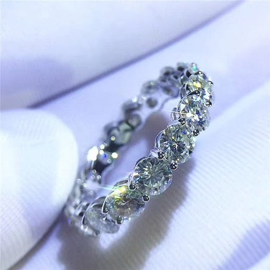 A glittery Diamond Dream silver Ring Set